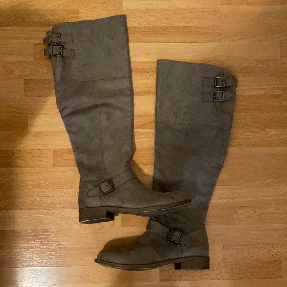 Riding boots